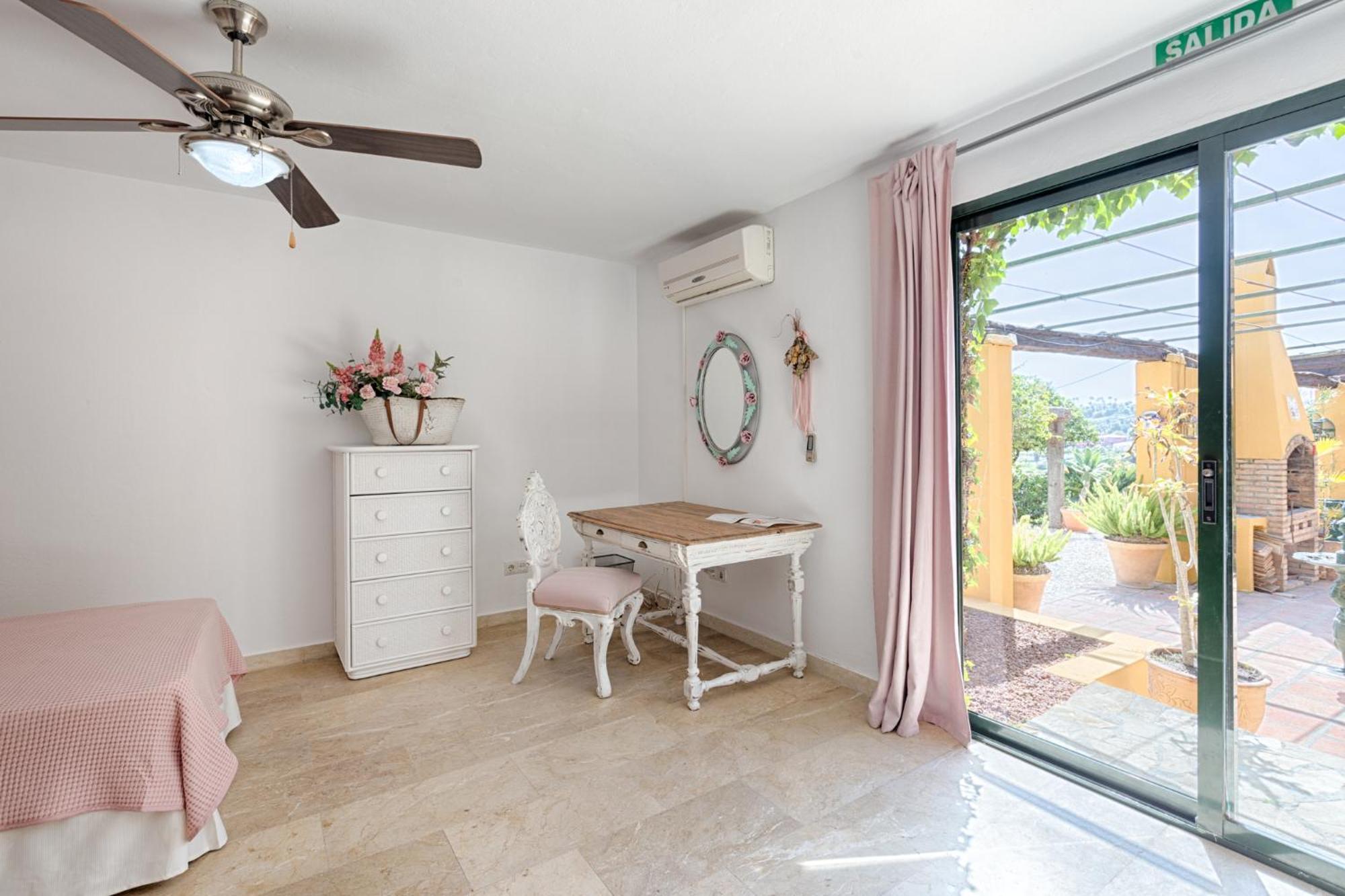 Hanami Finca Cumbres Borrascosas エステポナ エクステリア 写真